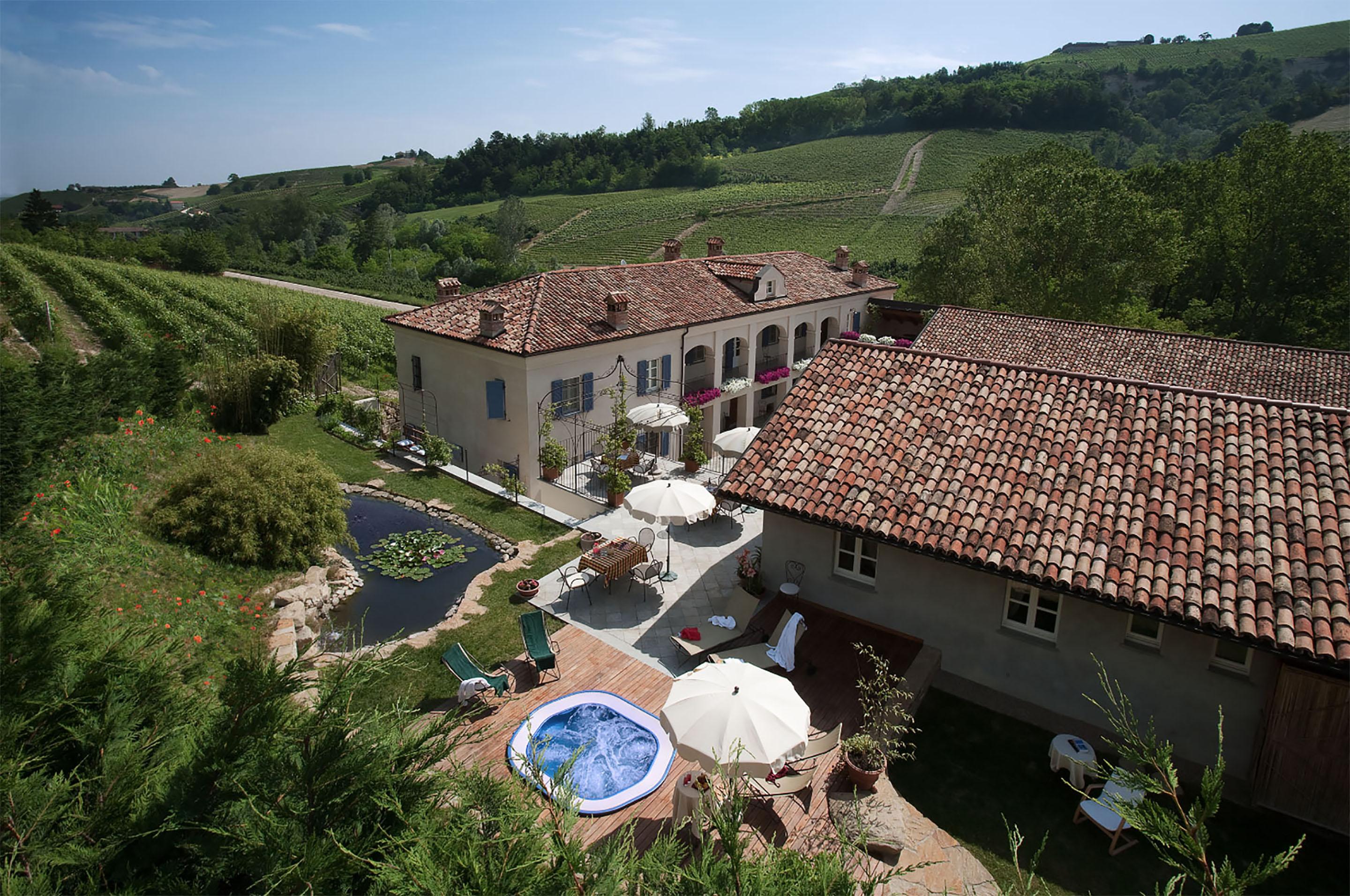 Marcarini Agriturismo Neviglie Kültér fotó