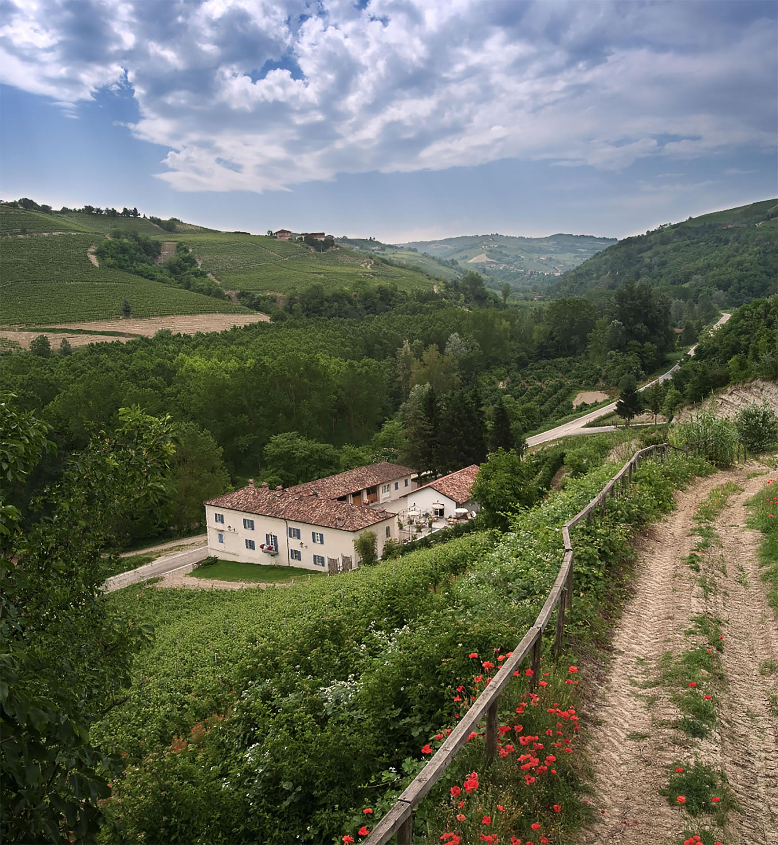 Marcarini Agriturismo Neviglie Kültér fotó