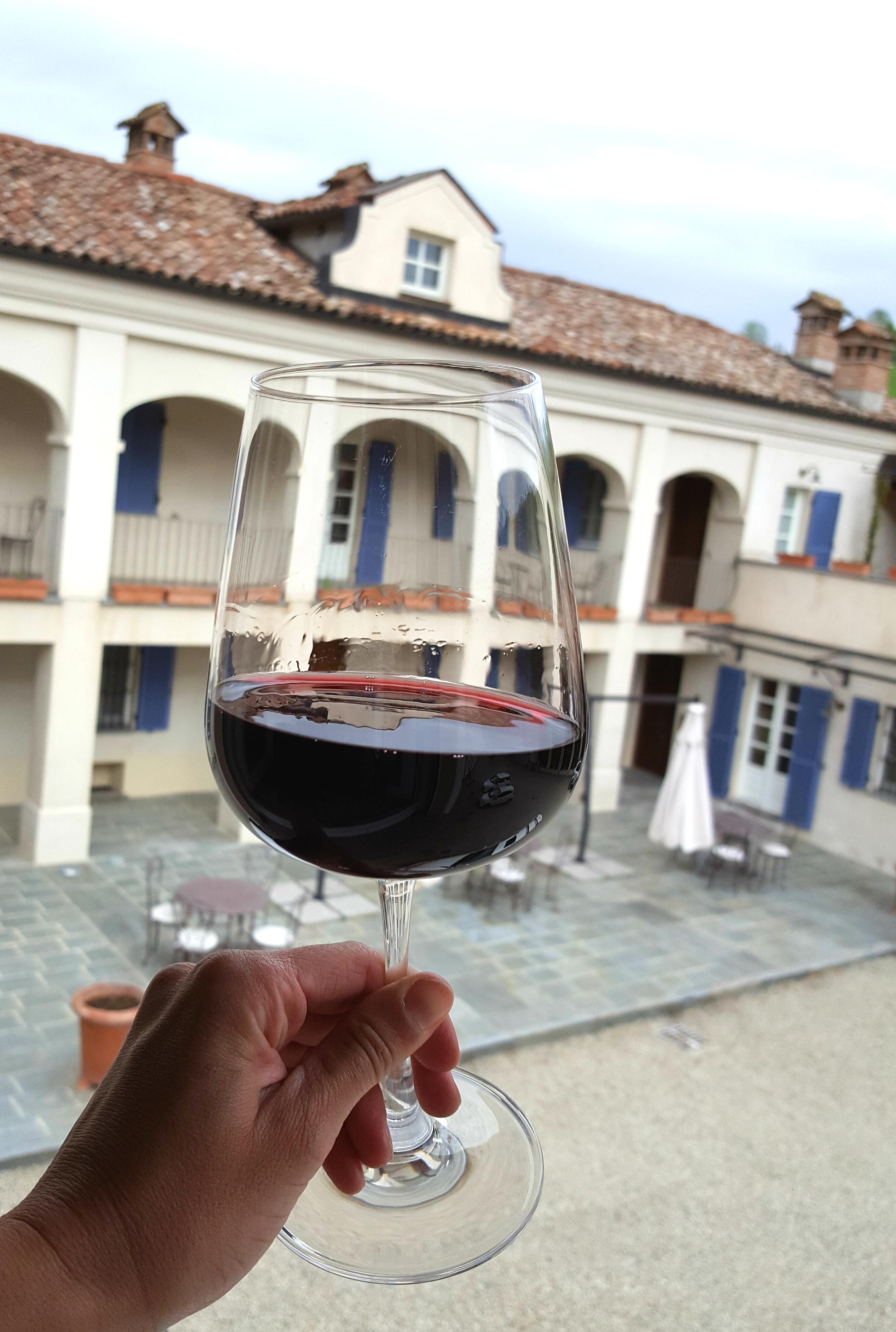 Marcarini Agriturismo Neviglie Kültér fotó