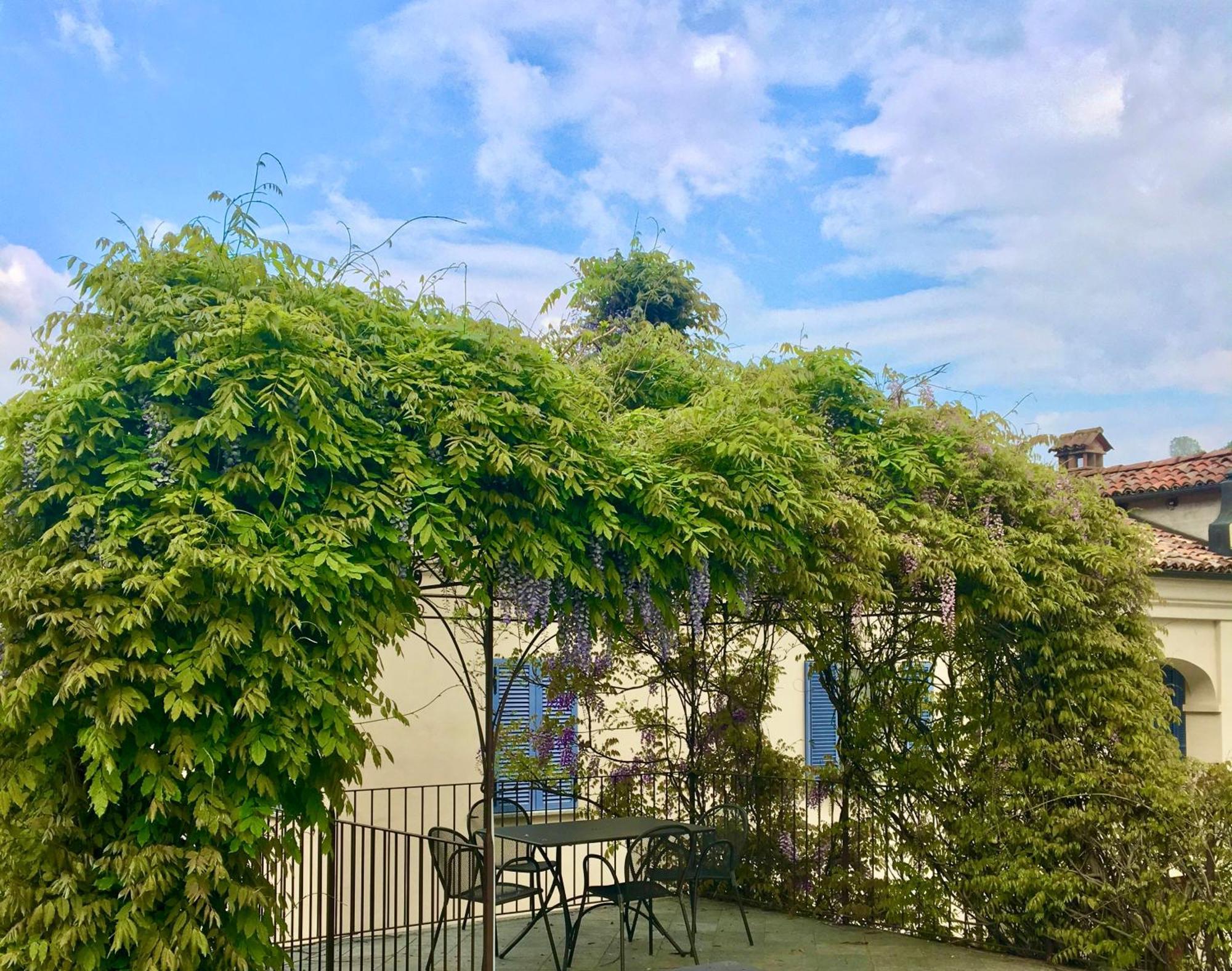 Marcarini Agriturismo Neviglie Kültér fotó