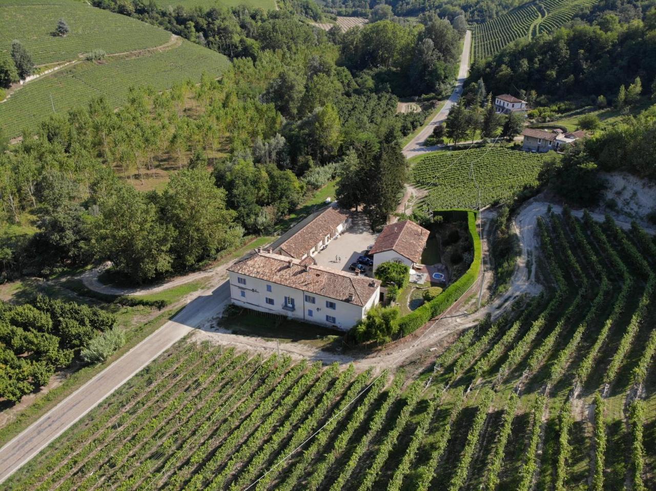 Marcarini Agriturismo Neviglie Kültér fotó