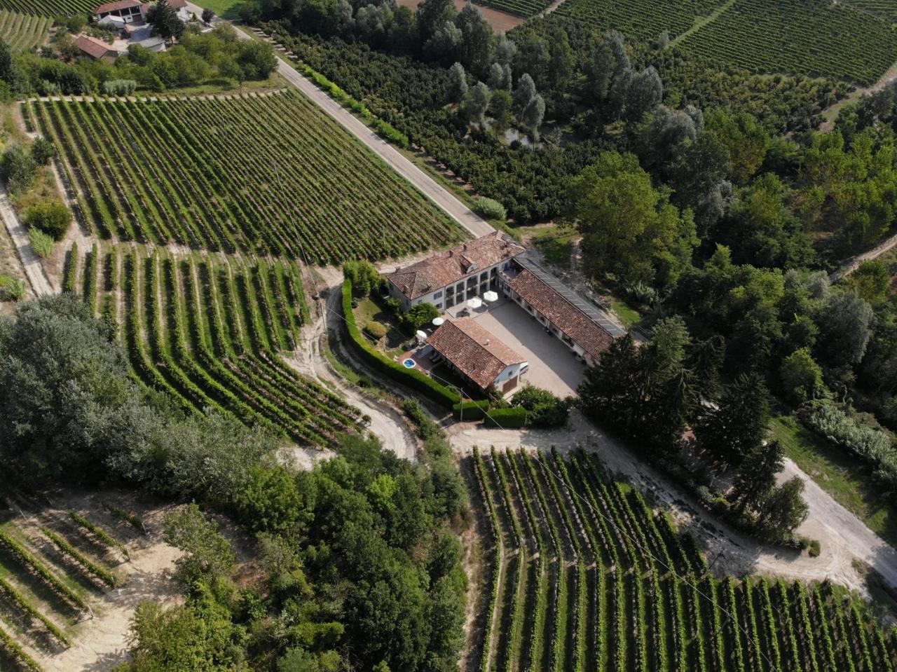 Marcarini Agriturismo Neviglie Kültér fotó
